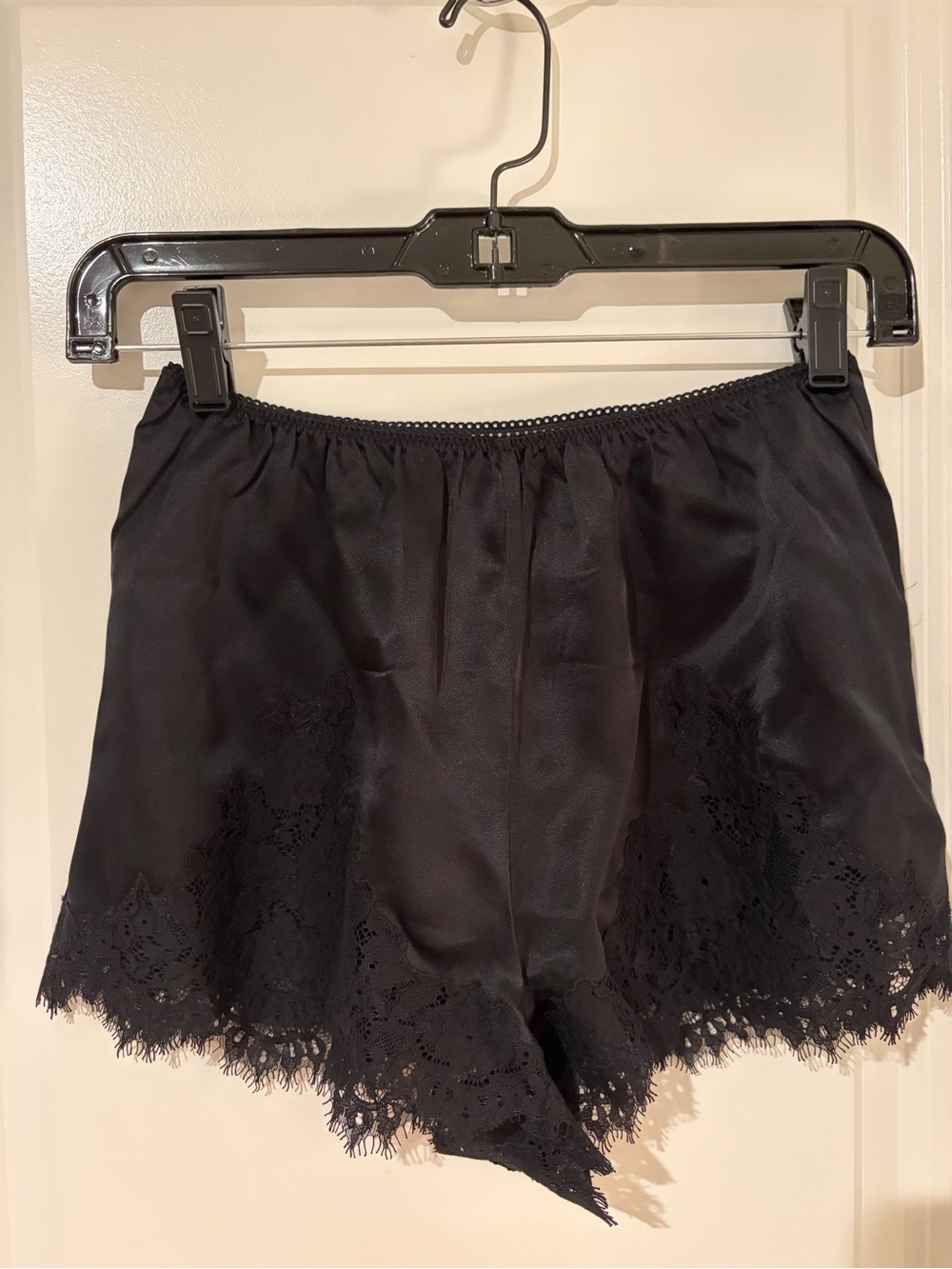 Doen Iona Short in Black